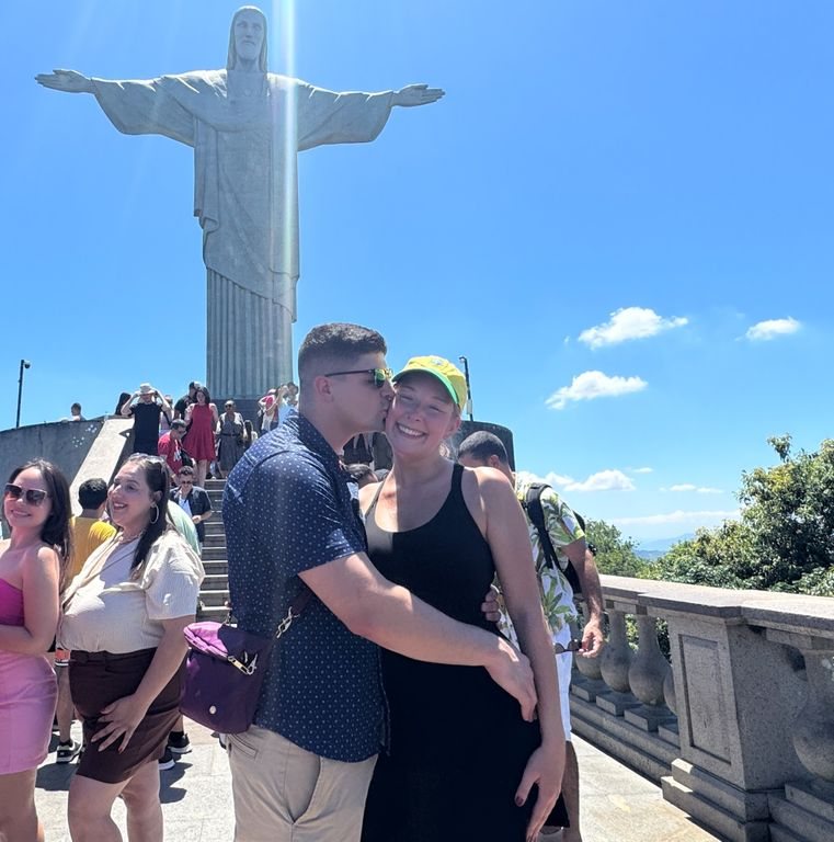 A kiss on the cheek at Corcovado
